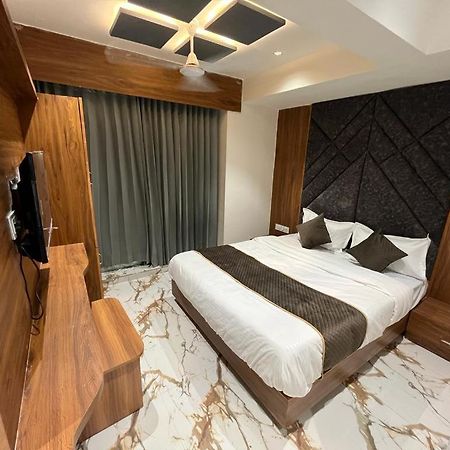 Hotel Palak Villa Ахмедабад Экстерьер фото
