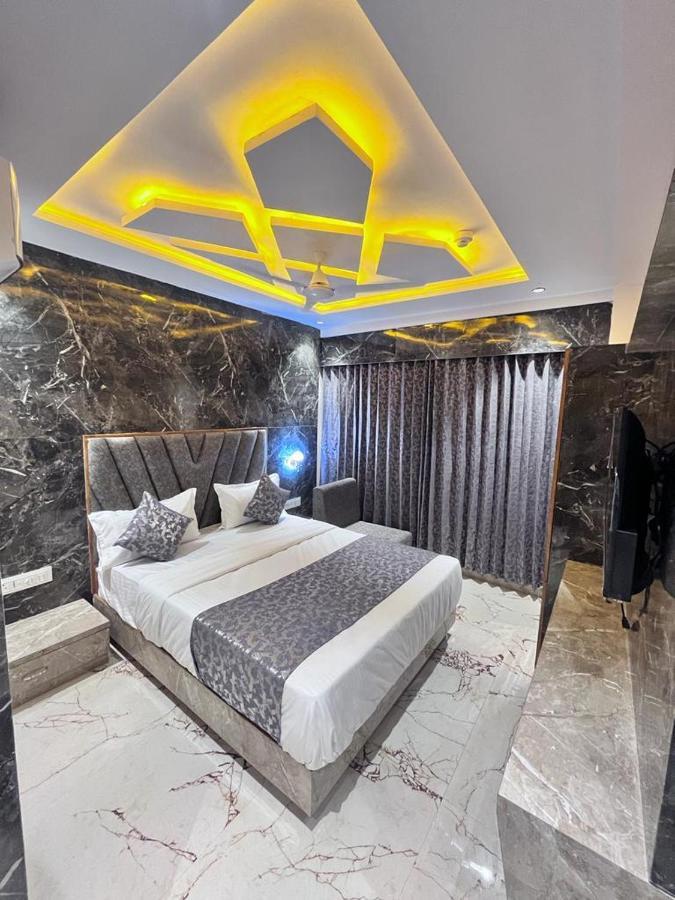 Hotel Palak Villa Ахмедабад Экстерьер фото