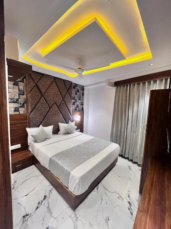 Hotel Palak Villa Ахмедабад Экстерьер фото